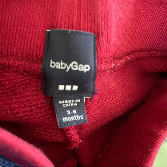 Baby Gap I Love my Mommy Long Sleeve Silver Snowflakes and Colorful Lett… - Picture 13 of 13